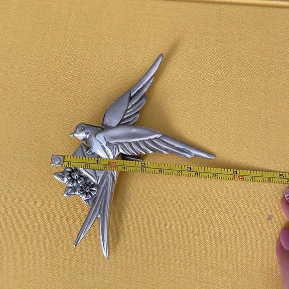 Large vintage STERLING SILVER Bird Letter Carrier Brooch. - Picture 5 of 5